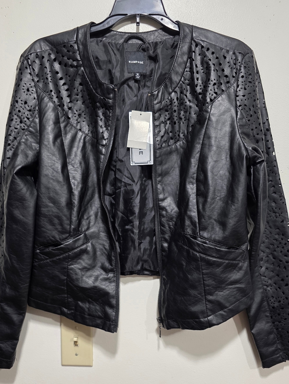 NWT! Rampage Black Faux Leather Laser Cut Moto Cropped Jacket Size M Medium - Picture 3 of 9
